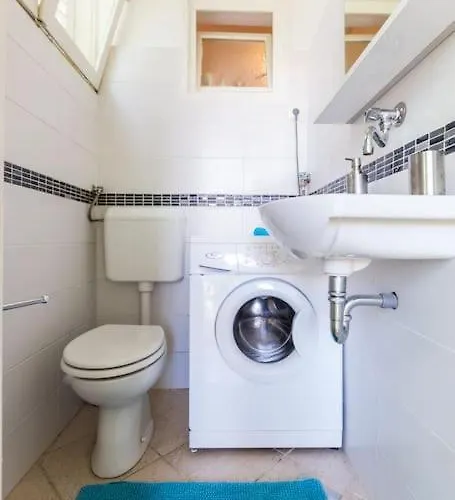 Beautiful 6bd House / Ideal For Larger Grups!